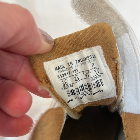 Nike Jordan Baby Toddler Gold & White Vintage Sneakers Size 5C - Picture 7 of 9